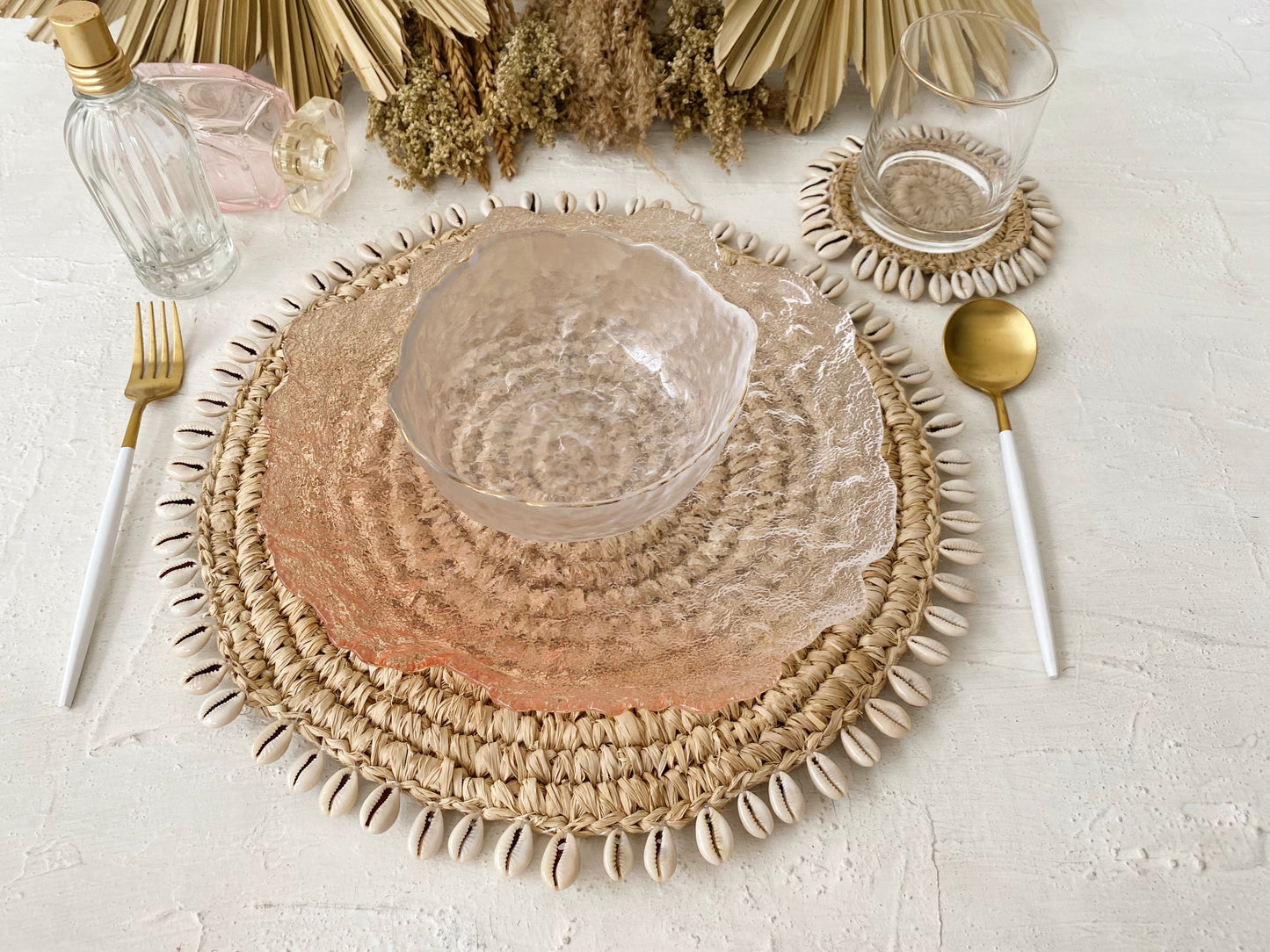 Oval & Round Raffia Shell Placemats