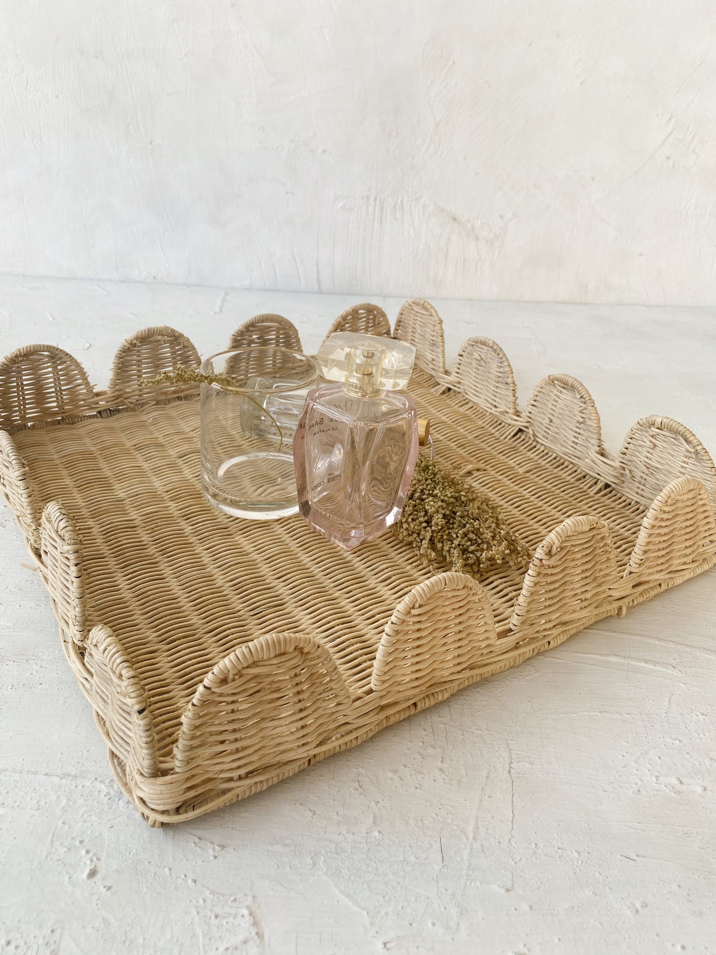 Scallops Rattan Tray