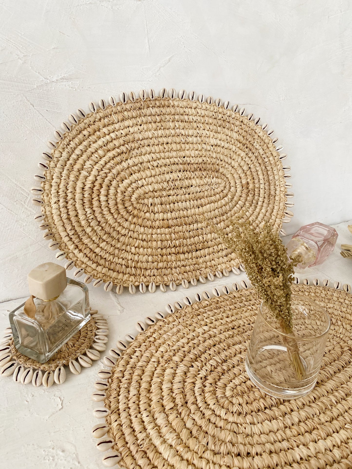 Oval & Round Raffia Shell Placemats