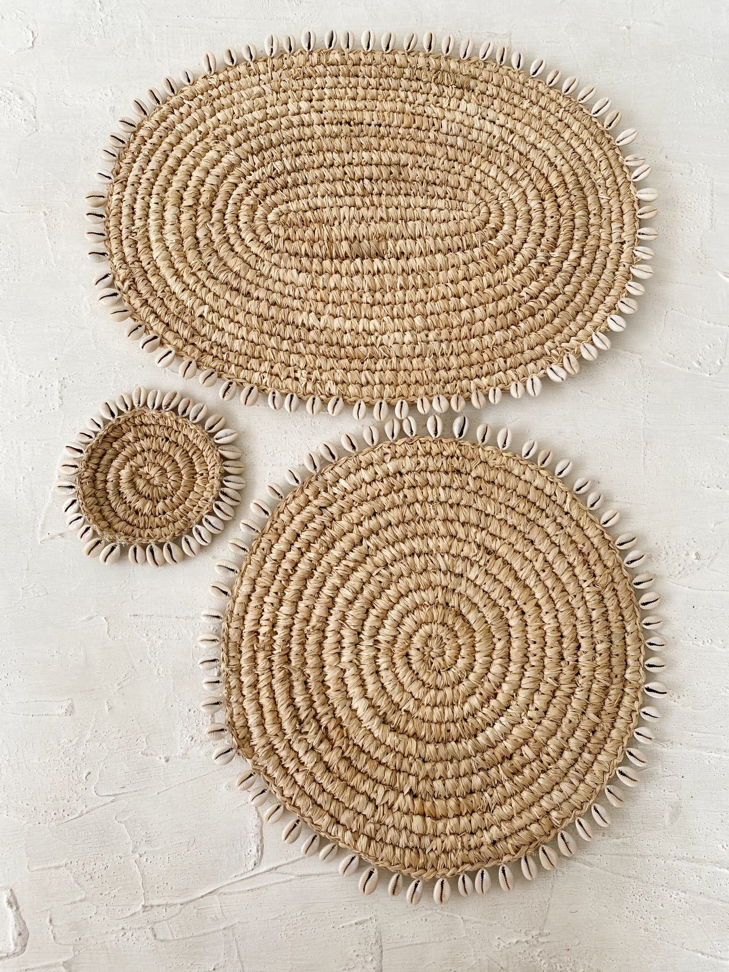 Oval & Round Raffia Shell Placemats