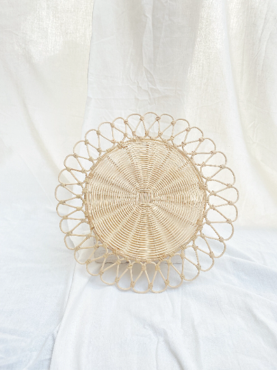 Geulis Flower Round Rattan Placemat