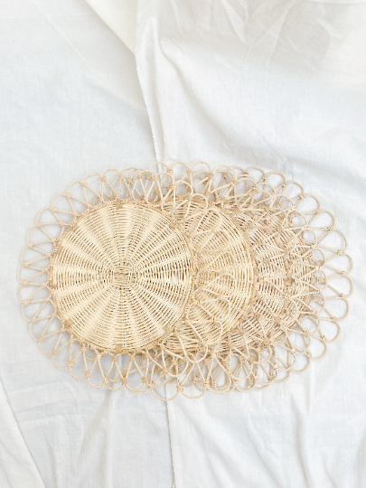 Geulis Flower Round Rattan Placemat