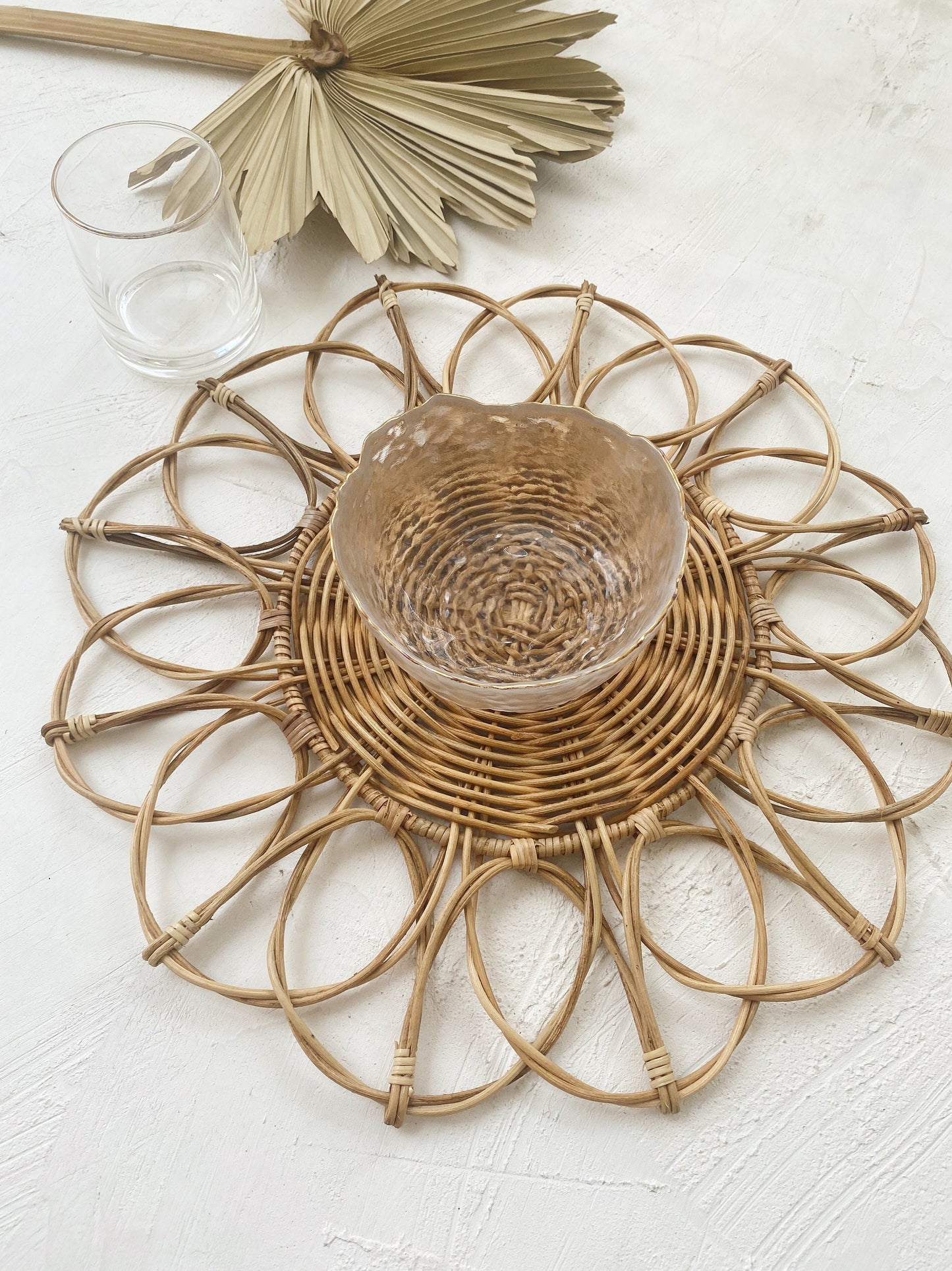 Anggun Brown Round Flower Rattan Placemat