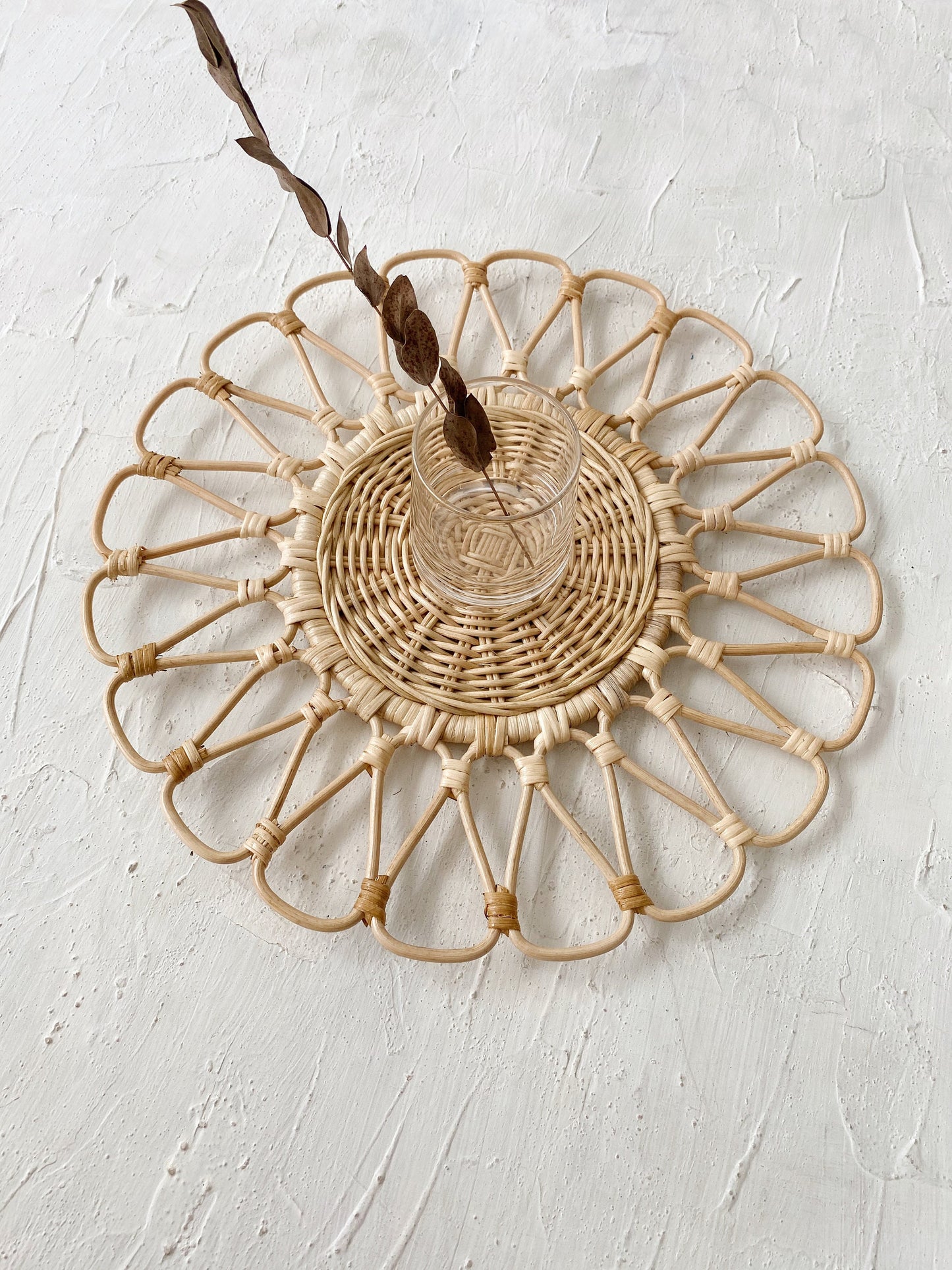 Ayu Flower Round Rattan Placemat