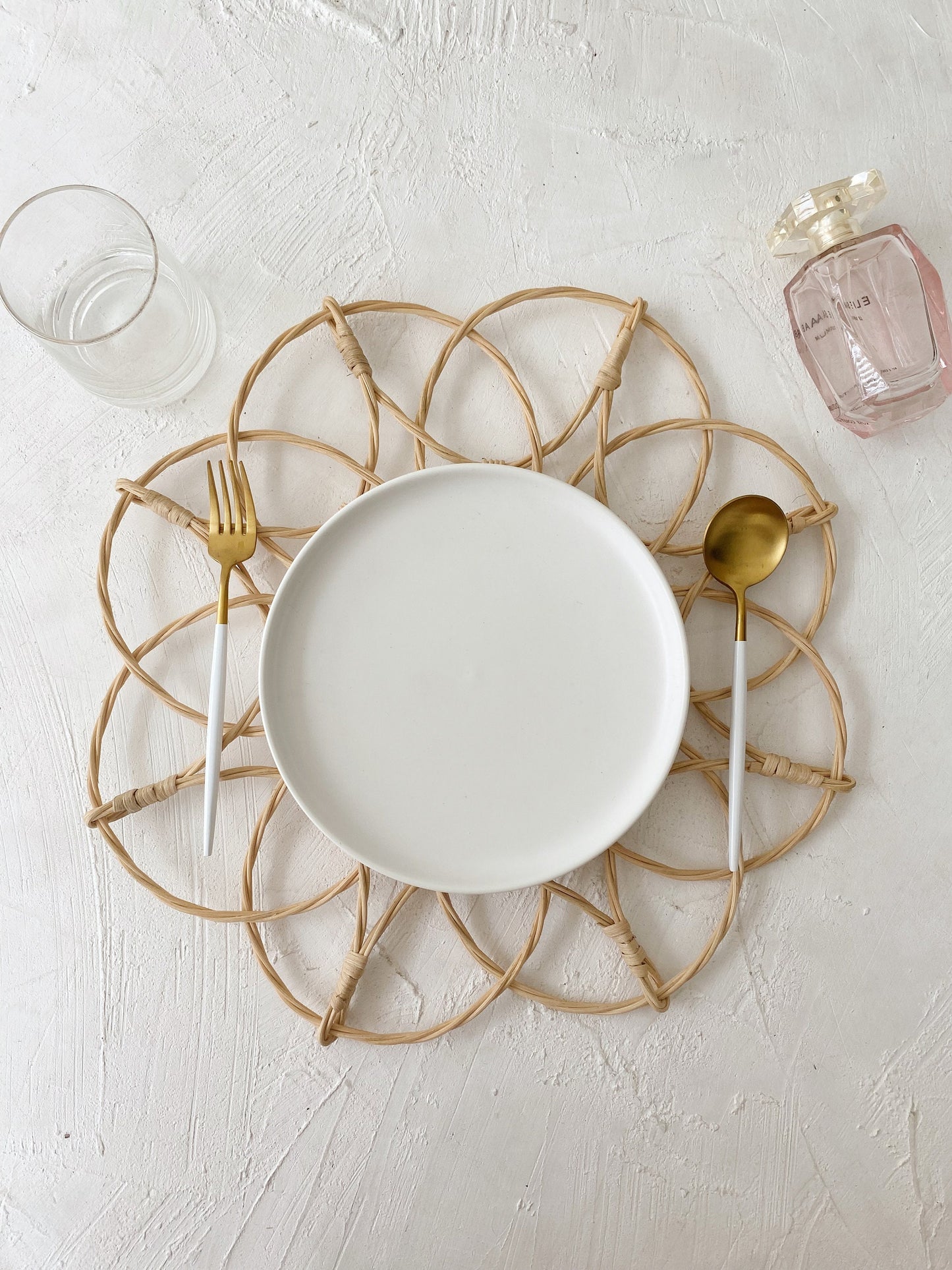 Jegeg Flower Rattan Placemat