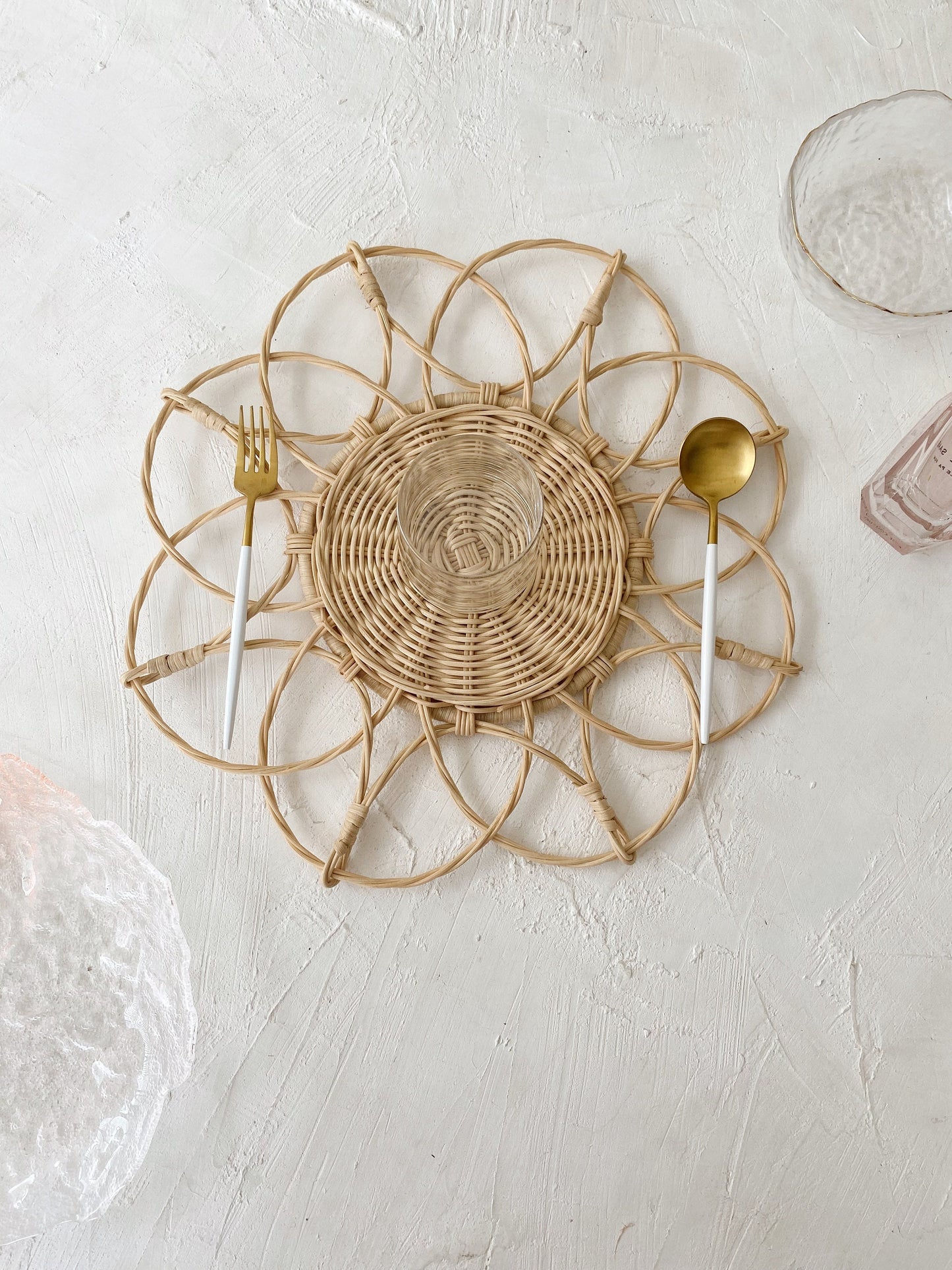 Jegeg Flower Rattan Placemat