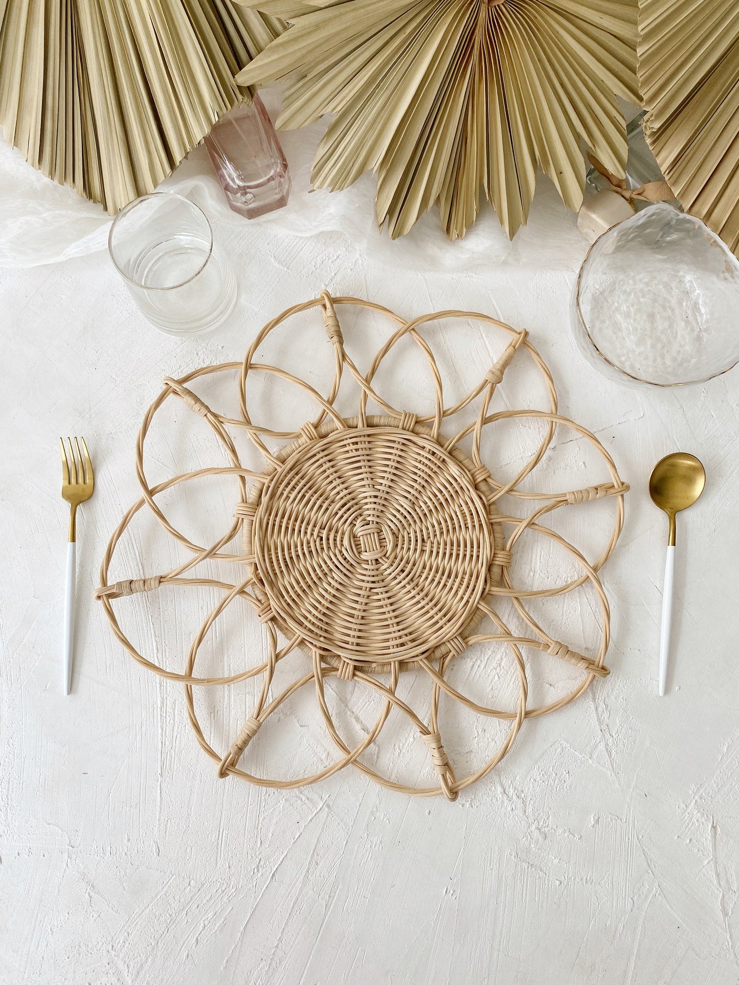 Jegeg Flower Rattan Placemat