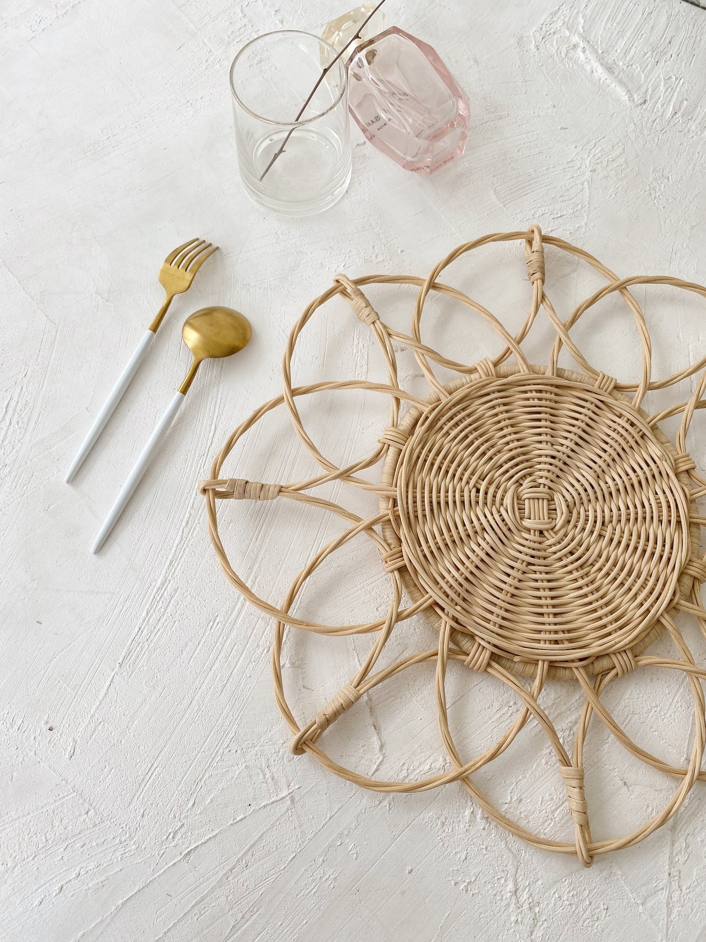 Jegeg Flower Rattan Placemat